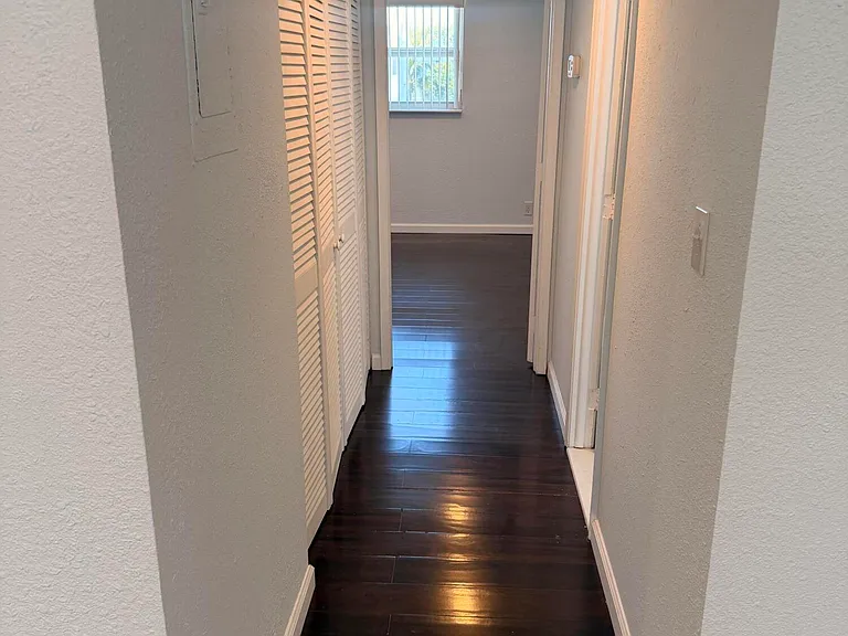 2840 NE 14th St #403A — Photo 10