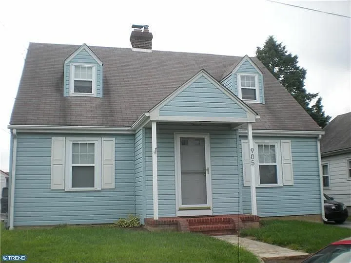 905 Highland Ave photo 1