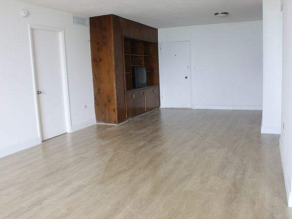 3rd image of 5555 Collins Ave APT 4H