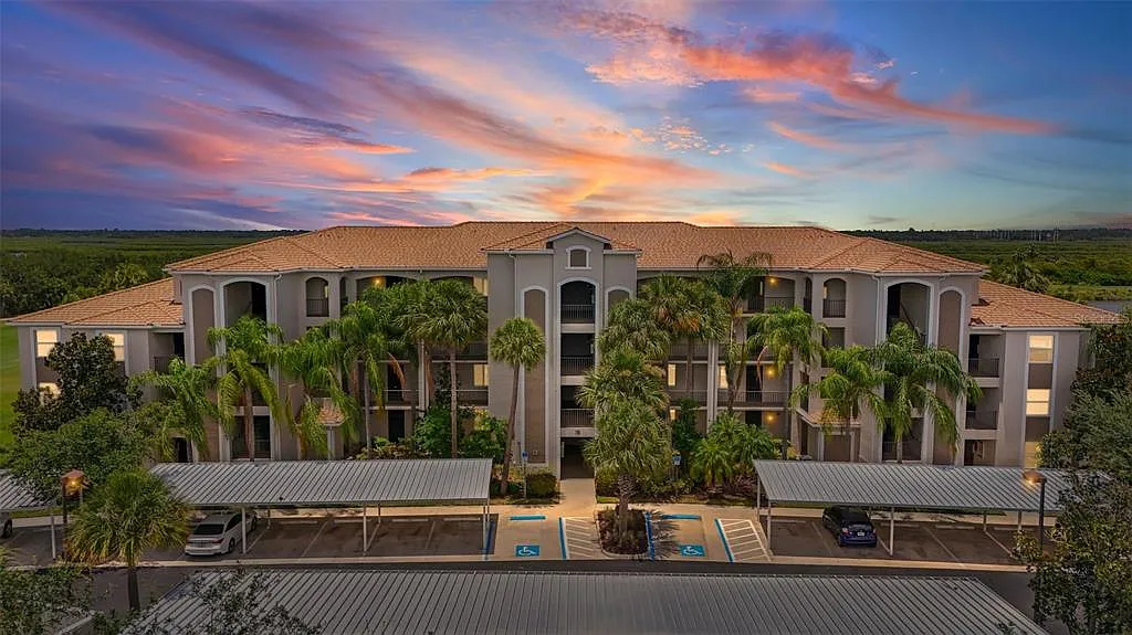2 bed, 2.0 bath, 1156 sqft, $2,200 — Photo 1
