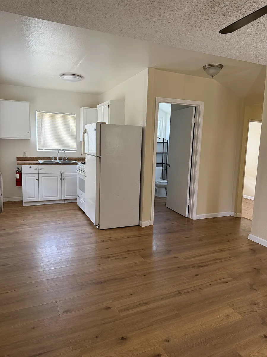 Building Photo - 6607 Datura Ave #7