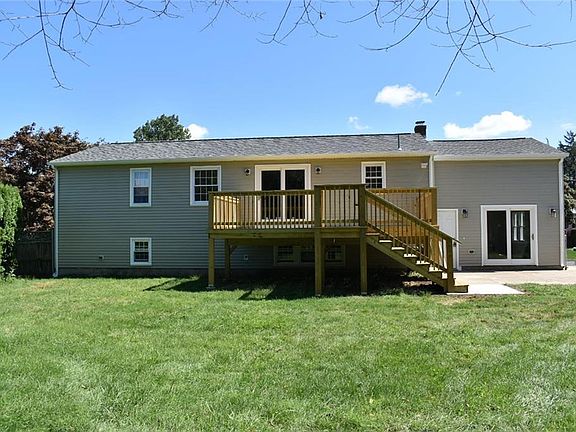 5th image of 5 Woodcrest Dr