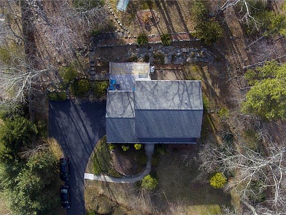 5th image of 34 Hopkins Ave