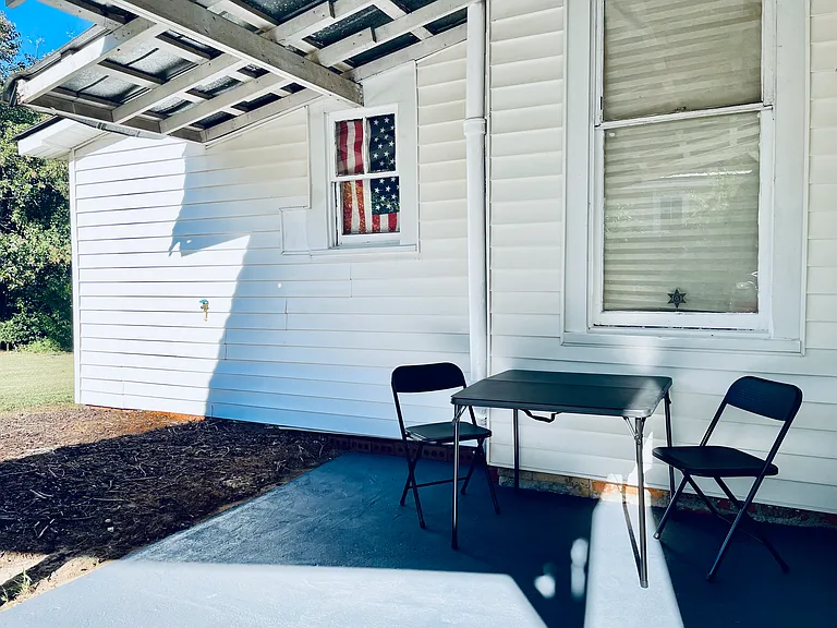 322 W Main St — Photo 3