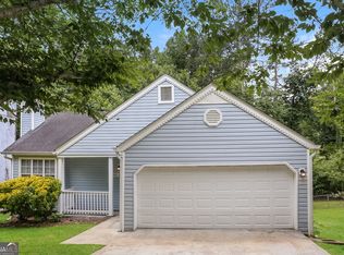 661 Woodcrest Manor Dr, Stone Mountain, GA