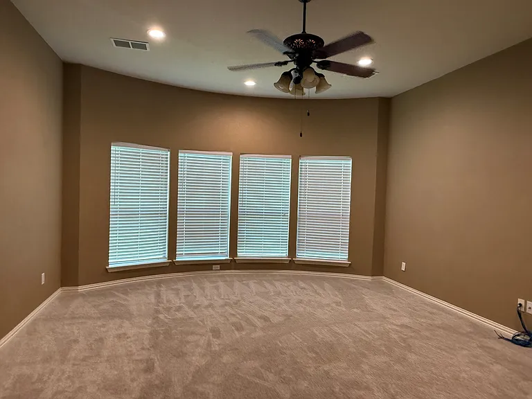 2207 Canterbury Dr — Photo 21