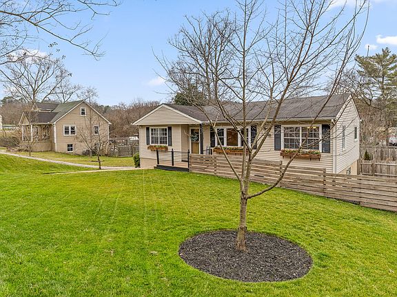 2nd image of 601 S Germantown Rd