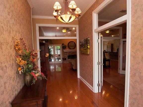 5th image of 12 Woodlake Blvd