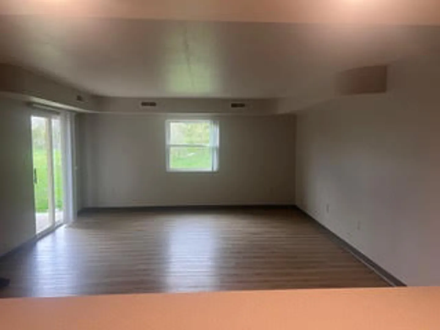 Pointe West Apartments — Photo 4