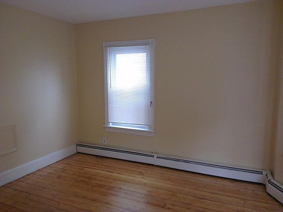 4th image of 195 Lippitt St Floor 2