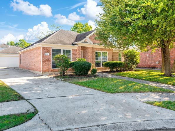 25506 Brisk Spring Ct