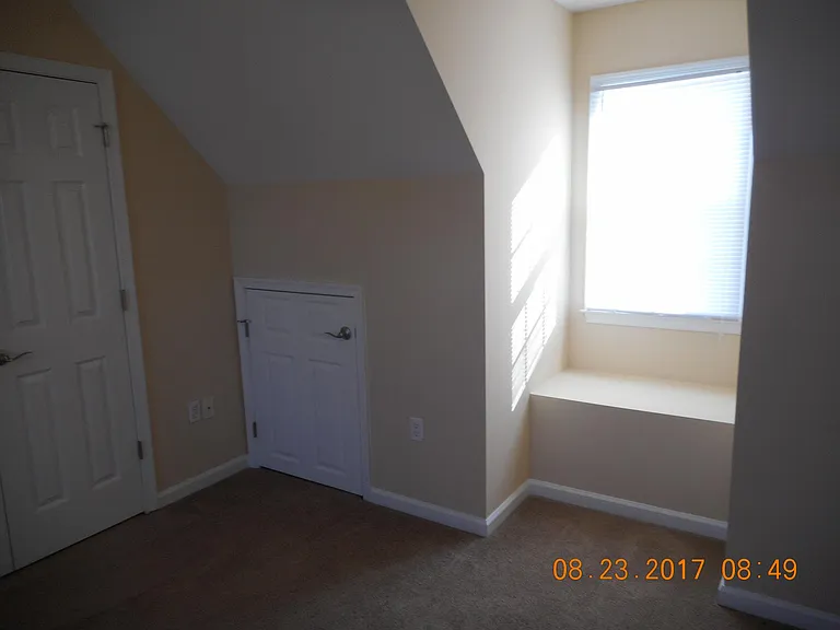 512 Leesburg Dr — Photo 11
