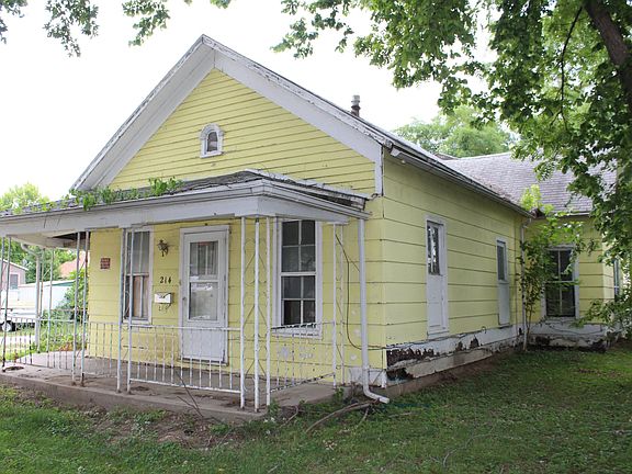 2nd image of 214 W Huron St