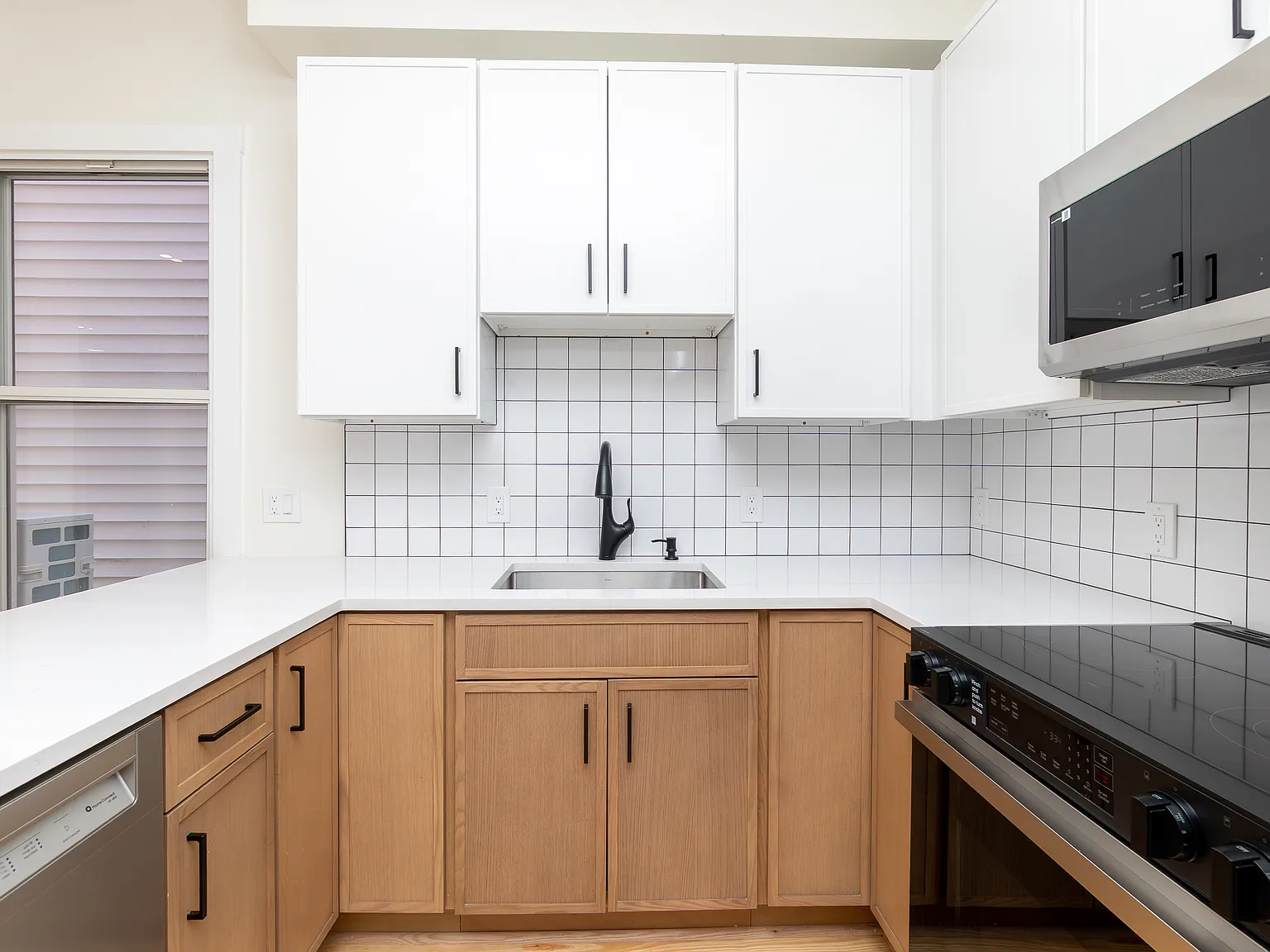 2 bed, 1000 sqft, $3,600 — Photo 3