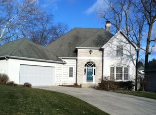 844 Crestway Dr, Columbus, OH 43235