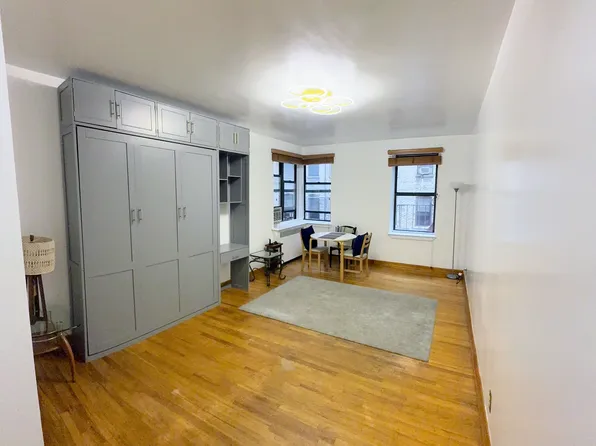 1200 Woodycrest Avenue image 2 of 9