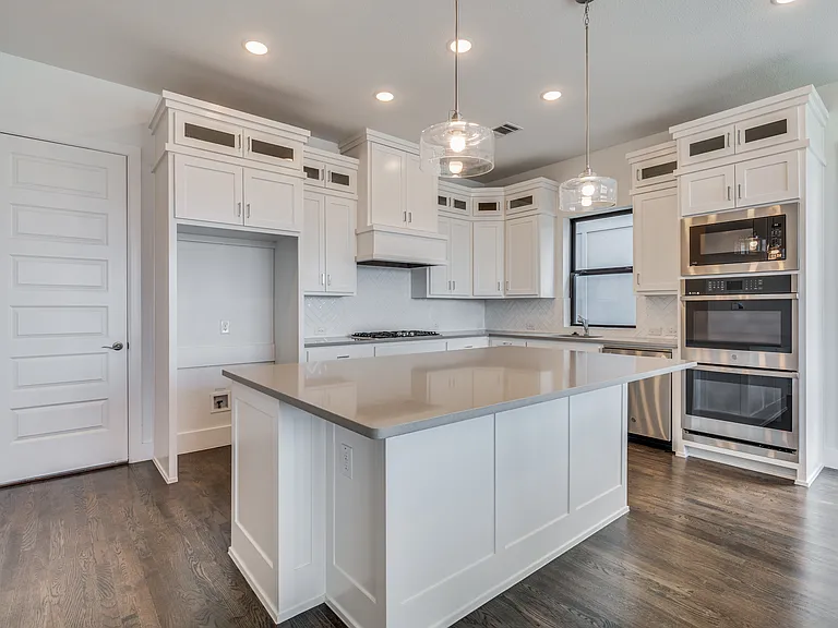 722 Resort Dr — Photo 9