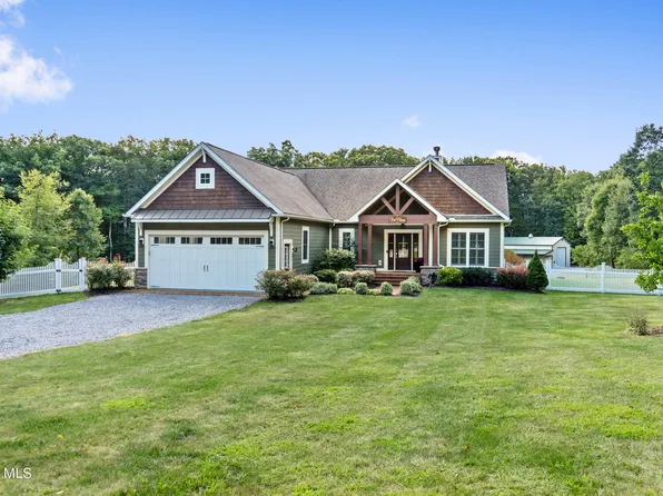151 Fox Run Dr, Schellsburg, PA 15559