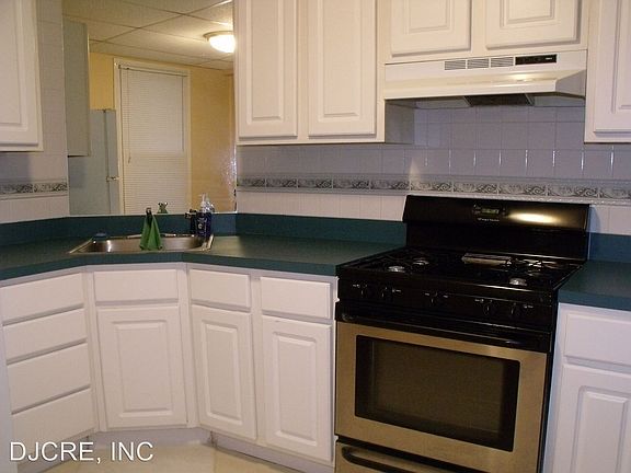 5th image of 2426 S American St