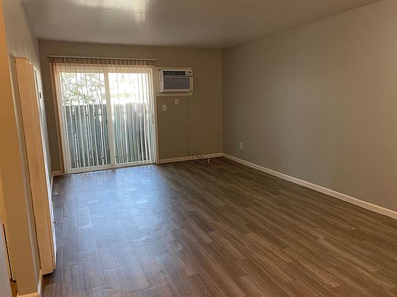 4th image of 4621 El Camino Ave #4621-2