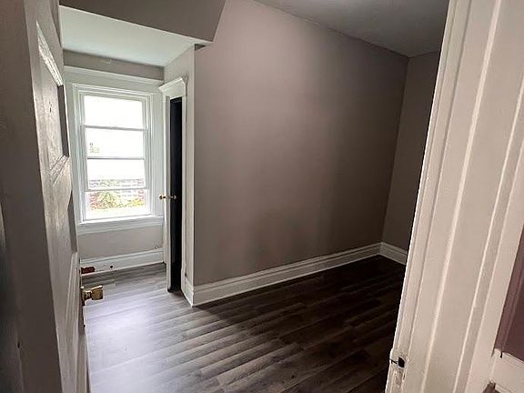 4th image of 636 S 14th Ave #1