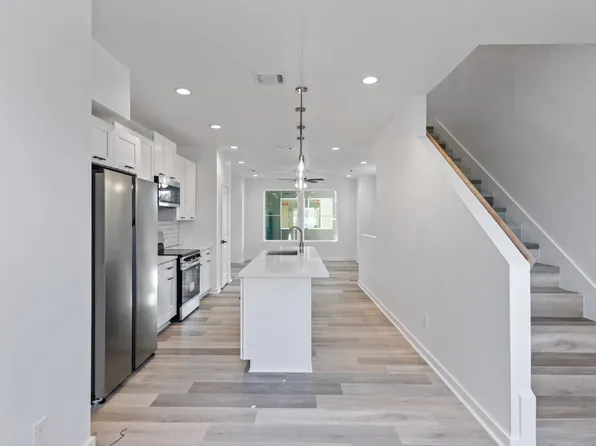3703 Nagle St #A, Houston, TX 77004
