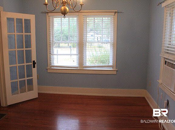 4th image of 219 W Rose Ave
