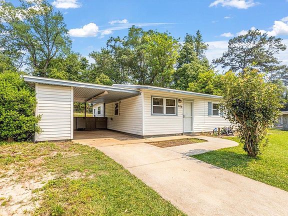 5th image of 809 Evelyn Ct
