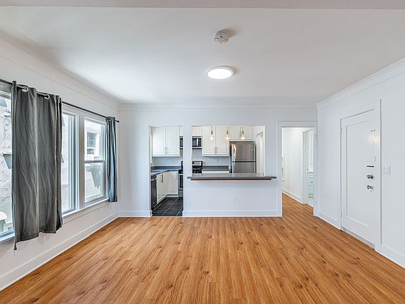 3rd image of 226 N New Hampshire Ave #2B-1Ba-1350Sqft