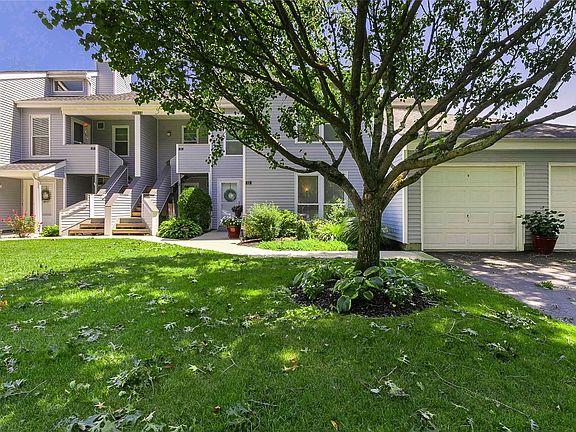 3rd image of 22 Lakeview Dr