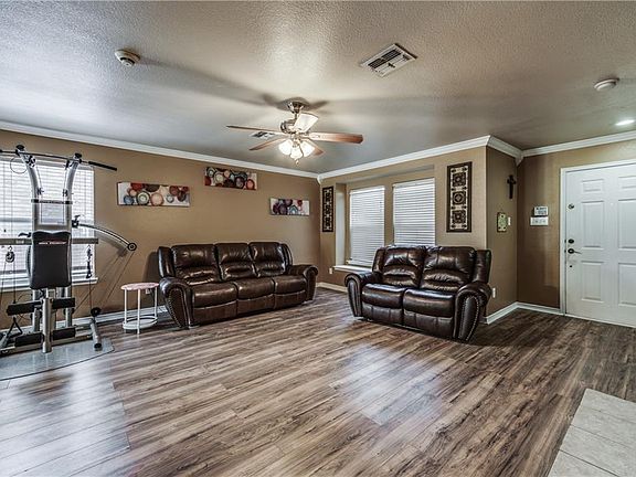 4th image of 1315 Flagstone St