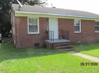 1104 Godwin Ave, Lumberton, NC 28358