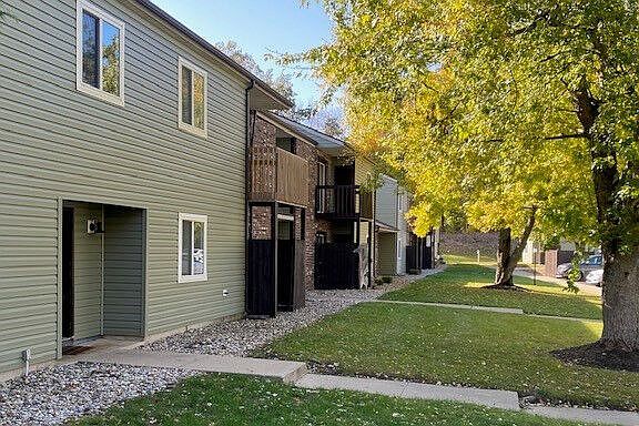 3rd image of 75 Orchard Dr #1055