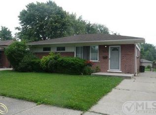 29700 Maplegrove St, Saint Clair Shores, MI 48082