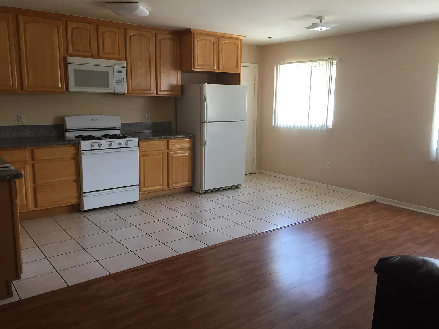 3 bed, 1200 sqft, $3,100 — Photo 3