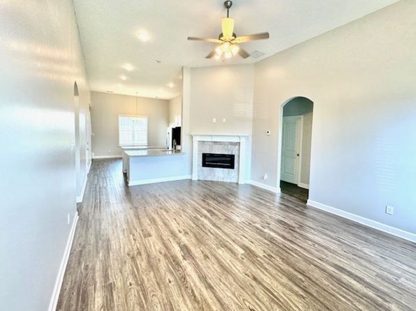 5542 Port Stacy Dr, Horn Lake, MS 38637