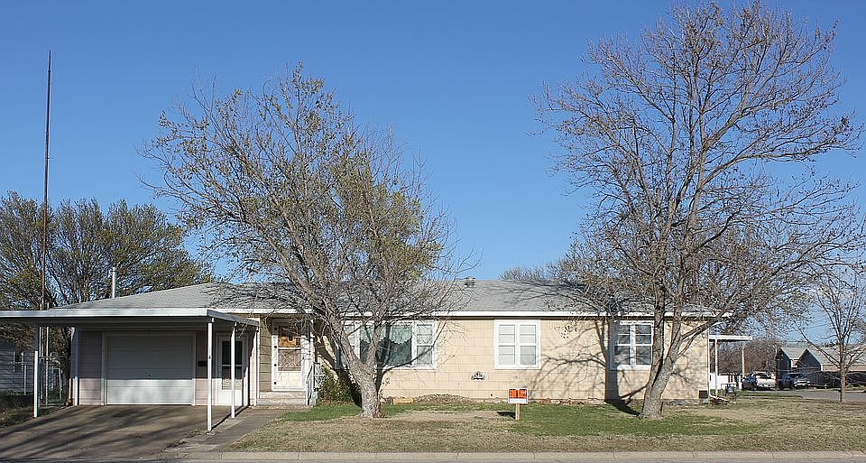 1st image of 700 N Main St
