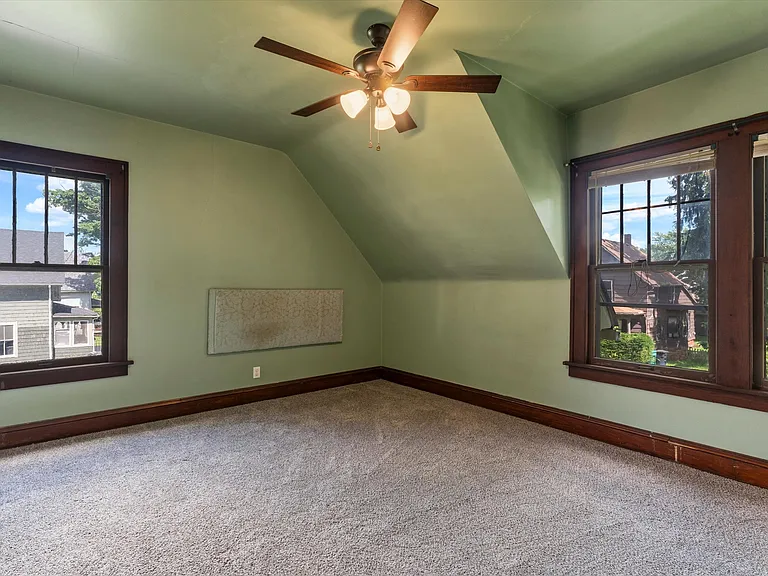 1011 Jackson St — Photo 16