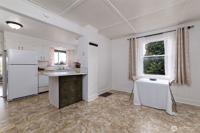 4th image of 600 Fairmount Avenue