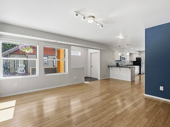 5th image of 3211 W 5th Ave