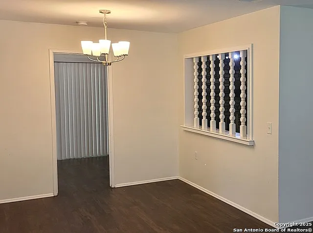 3 bed, 2.0 bath, 1977 sqft, $1,800 — Photo 4