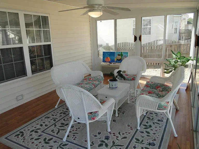 307 Laurens Way — Photo 10