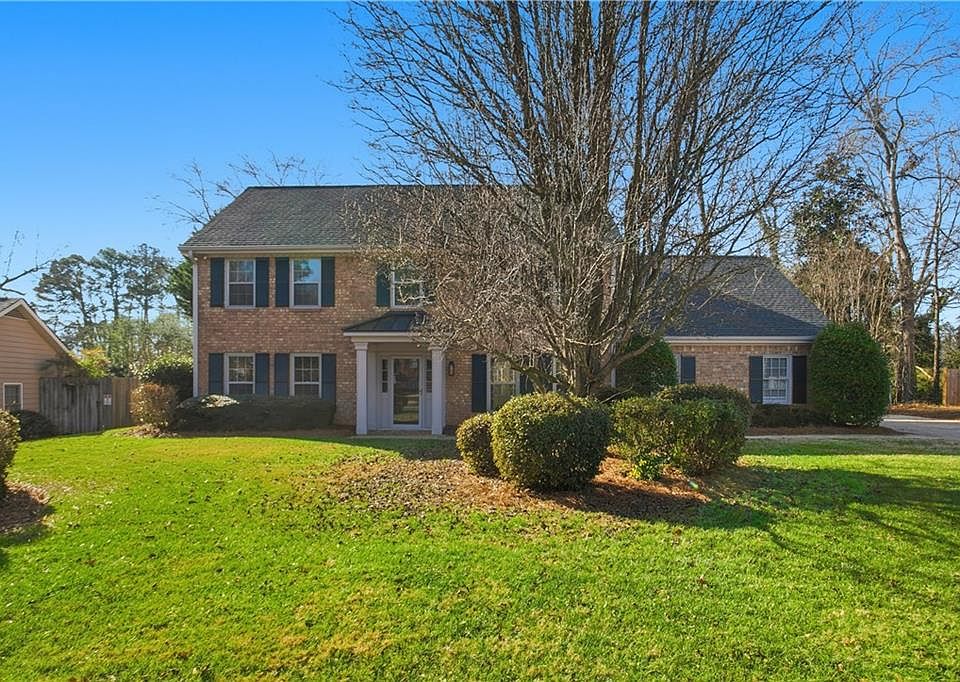 1st image of 653 Parkcrest Pl NE