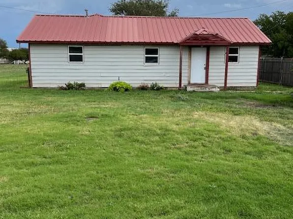 610 N Johnson St, Hedley, TX 79237
