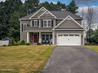 12 Saddlebrook Blvd, Ballston Lake, NY 12019