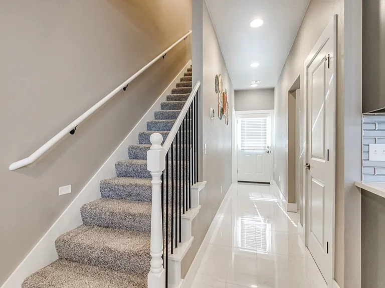 609 Abadan Dr — Photo 11