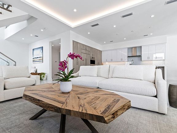 3rd image of 406 Ocean One Ln