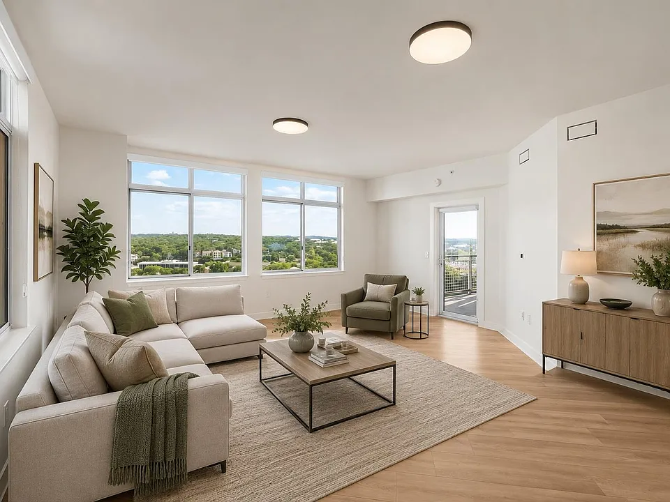 54 Rainey St #1201