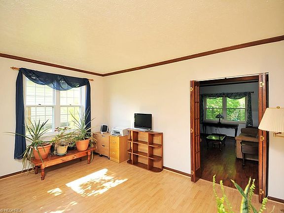 3rd image of 18864 Hunters Pointe Dr