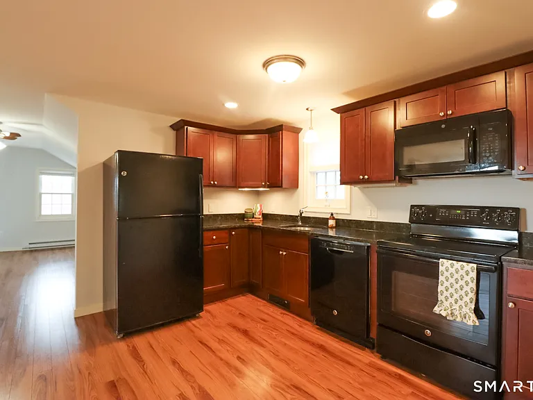 9 Brewer St #4 — Photo 4